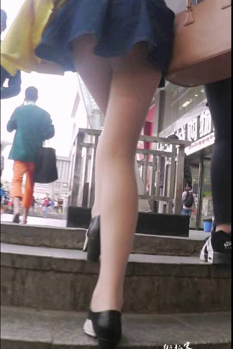 [街拍客视频]jx0182 牛仔短裙肉丝大长腿美女