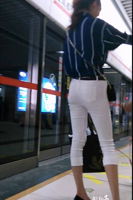 [街拍客视频]jx0495 白色紧身裤高挑美少妇